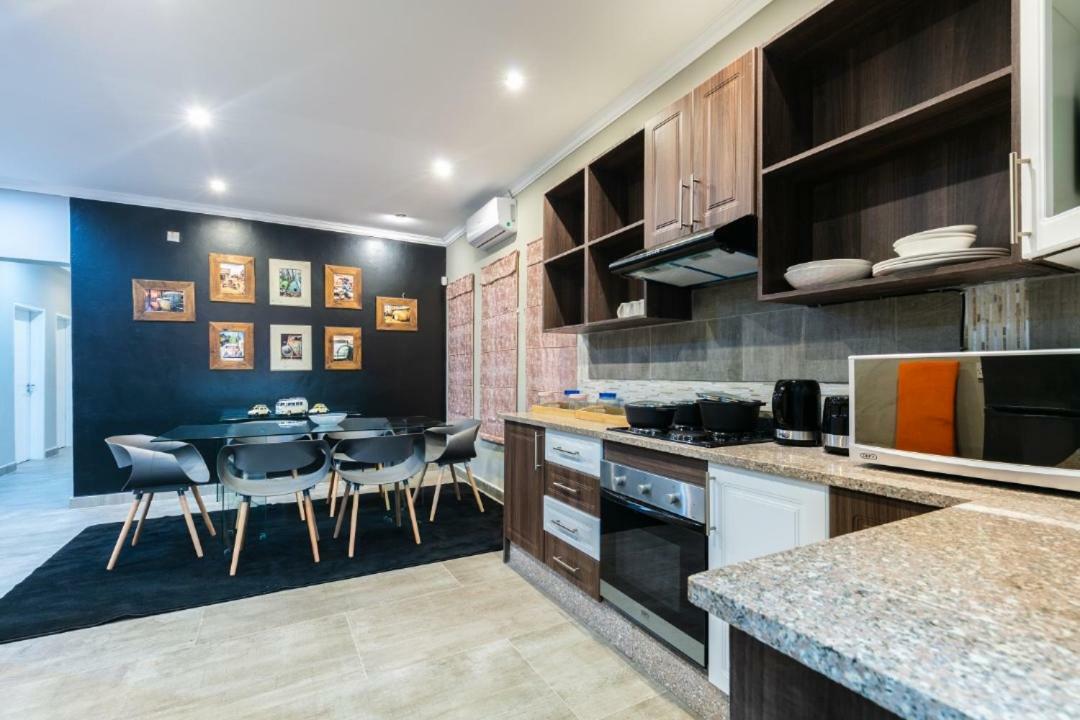 Gemstone Suites Jwaneng Kültér fotó